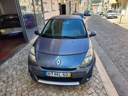 Cinzento Usado 2011 Renault Clio II Dynamique | € 5.750 (Bom preço)