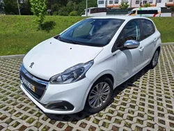 Usado 2019 Peugeot 208 Signature Sky Citadino | € 10.500 (Bom preço)
