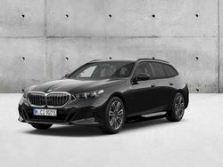 Preto sapphire metalizada Novo 2024 BMW 530e Comfort Edition Carrinha | € 80.996 (Preço justo)
