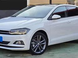 Branco Usado 2018 VW Polo Highline | € 15.900