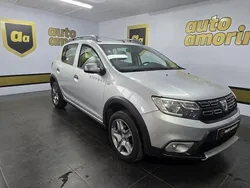 Cinzento Usado 2017 Dacia Sandero Citadino | € 9.990 (Bom preço)