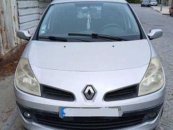 Usado 2008 Renault Clio III Sedan | € 4.000 (Preço elevado)