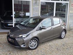 Cinza Usado 2017 Toyota Yaris Comfort | € 12.450 (Preço justo)