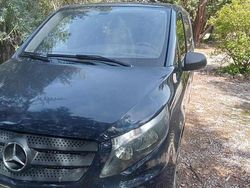 Azul Usado 2017 Mercedes Vito Monovolume | € 23.500