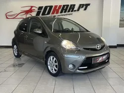 Cinzento Usado 2014 Toyota Aygo Citadino | € 7.990 (Caro)