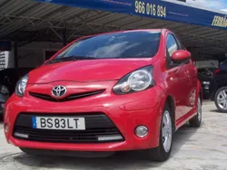 Vermelho Usado 2013 Toyota Aygo Citadino | € 7.500