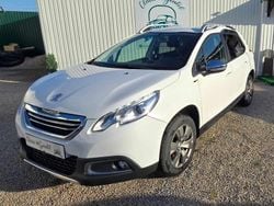 Branco Usado 2016 Peugeot 2008 Style SUV | € 13.750 (Preço justo)