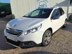 Branco Usado 2016 Peugeot 2008 Style SUV | € 13.750 (Preço justo)