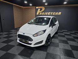 Branco Usado 2015 Ford Fiesta Titanium | € 10.750