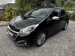 Preto Usado 2016 Peugeot 208 Style Citadino | € 10.980 (Preço justo)