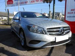 Cinza Usado 2015 Mercedes A180 Style | € 16.900 (Preço justo)