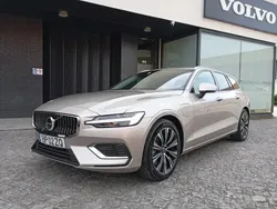 Prata Usado 2024 Volvo V60 Plus Carrinha | € 53.900 (Preço elevado)