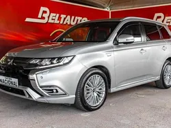 Cinzento Usado 2018 Mitsubishi Outlander SUV | € 21.900