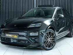 Preto Usado 2024 Porsche Macan 4 Electric SUV | € 127.900