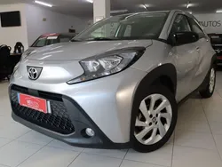 Outra Usado 2023 Toyota Aygo Play Citadino | € 15.990 (Preço justo)