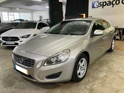 Cinzento Usado 2011 Volvo S60 Summum Sedan | € 13.950