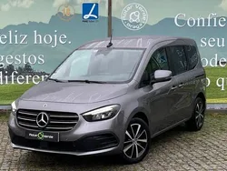 Cinza Usado 2022 Mercedes T180 Progressive Monovolume | € 34.500