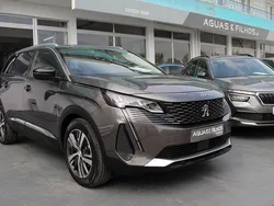 Cinzento (metalizado) Usado 2022 Peugeot 5008 Allure Monovolume | € 29.990