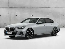 Cinza brooklyn metalizado Usado 2023 BMW i5 Comfort Edition Sedan | € 74.119 (Preço elevado)