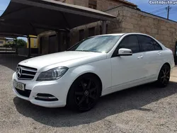 Branco Usado 2012 Mercedes C250 Avantgarde Sedan | € 14.499 (Preço justo)