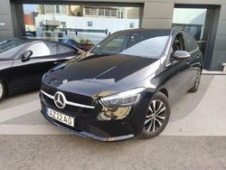 Preto night Usado 2023 Mercedes B180 Monovolume | € 40.900 (Caro)