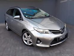 Cinza Usado 2015 Toyota Auris Sport Carrinha | € 11.750 (Preço justo)