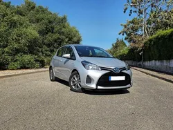 Usado 2014 Toyota Yaris Hybrid Comfort Sedan | € 11.500 (Preço justo)