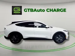 Branco Usado 2023 Ford Mustang Mach-E SUV | € 37.499 (Preço justo)