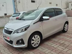 Cinza Usado 2021 Peugeot 108 Style Citadino | € 12.750 (Preço elevado)