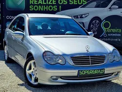 Cinza Usado 2004 Mercedes C220 Avantgarde Sedan | € 13.000