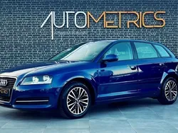 Azul Usado 2011 Audi A3 Attraction Citadino | € 12.500 (Preço justo)