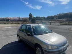 Usado 2001 Peugeot 106 Citadino | € 2.000