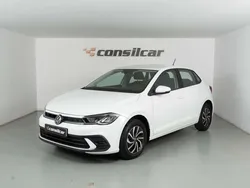 Branco Usado 2022 VW Polo Life Citadino | € 15.480 (Preço justo)