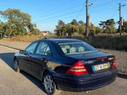 Azul Usado 2001 Mercedes C200 Sedan | € 6.300