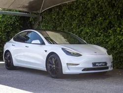 Branco Usado 2022 Tesla Model 3 Long Range Sedan | € 32.900 (Preço justo)