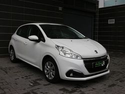 Branco Usado 2019 Peugeot 208 Signature Sky Citadino | € 10.990 (Preço justo)