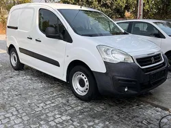 Branco Usado 2017 Peugeot Partner Monovolume | € 9.250 (Preço justo)