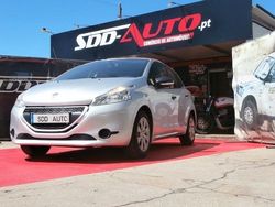 Cinza Usado 2014 Peugeot 208 Active Citadino | € 8.500 (Preço justo)