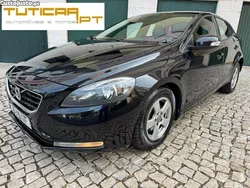 Preto Usado 2015 Volvo V40 Kinetic Carrinha | € 12.900 (Preço justo)
