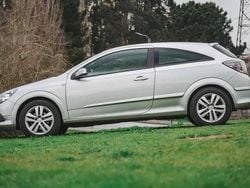 Cinzento Usado 2009 Opel Astra GTC | € 7.260 (Preço elevado)