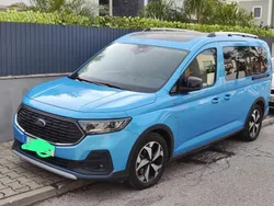 Azul Usado 2022 Ford Tourneo Sedan | € 30.000