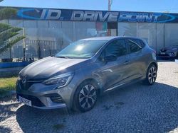 Cinzento Usado 2023 Renault Clio V Techno | € 16.900 (Preço justo)