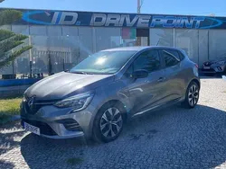 Cinzento Usado 2023 Renault Clio V | € 17.900 (Preço justo)