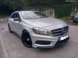Cinza Usado 2015 Mercedes A180 AMG line | € 16.990 (Preço justo)
