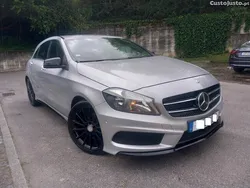 Cinza Usado 2015 Mercedes A180 AMG line | € 16.990 (Preço justo)