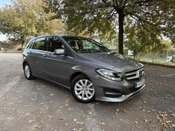Cinza Usado 2015 Mercedes B180 Urban Monovolume | € 13.990 (Preço justo)