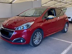 Vermelho Usado 2017 Peugeot 208 Style Citadino | € 10.490 (Bom preço)