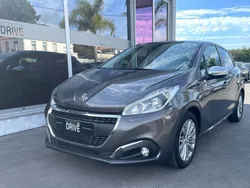 Antracite Usado 2018 Peugeot 208 Signature Sky Citadino | € 12.900 (Preço justo)