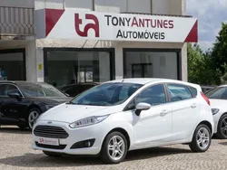 Branco Usado 2014 Ford Fiesta Trend Citadino | € 10.900 (Preço elevado)
