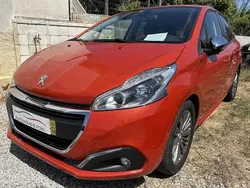 Laranja Usado 2019 Peugeot 208 Signature Sky Citadino | € 11.500 (Preço justo)